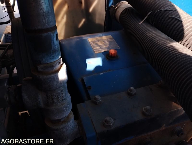 Camion 3.5t Hydrocureur Renault Mascott – équipement Huwer - Camião: foto 5 Camion 3.5t Hydrocureur Renault Mascott – équipement Huwer - Camião: foto 5