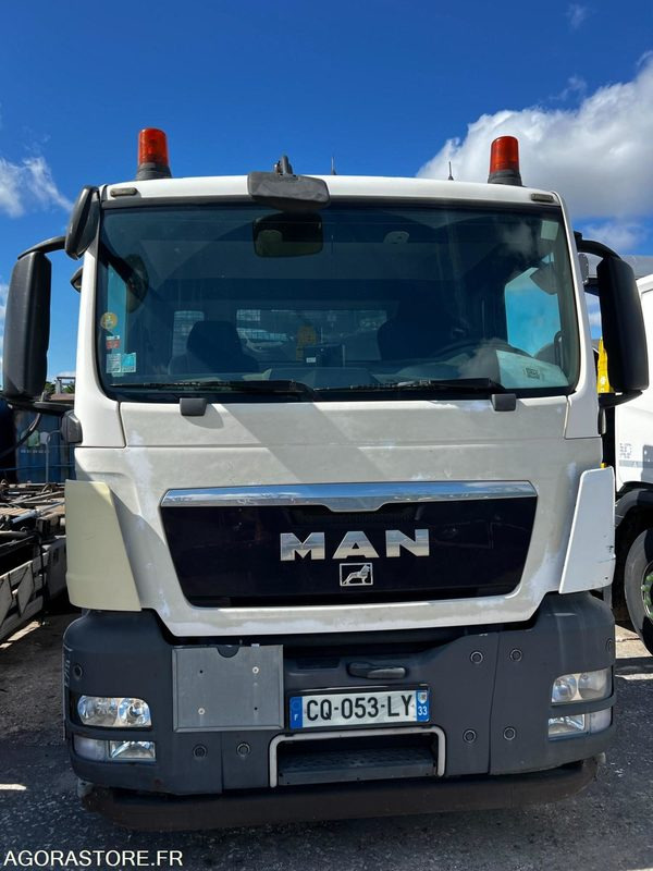 MAN 26T/BRAS - CQ053LY - 2013 / 479 380 KM - Camião: foto 1 MAN 26T/BRAS - CQ053LY - 2013 / 479 380 KM - Camião: foto 1