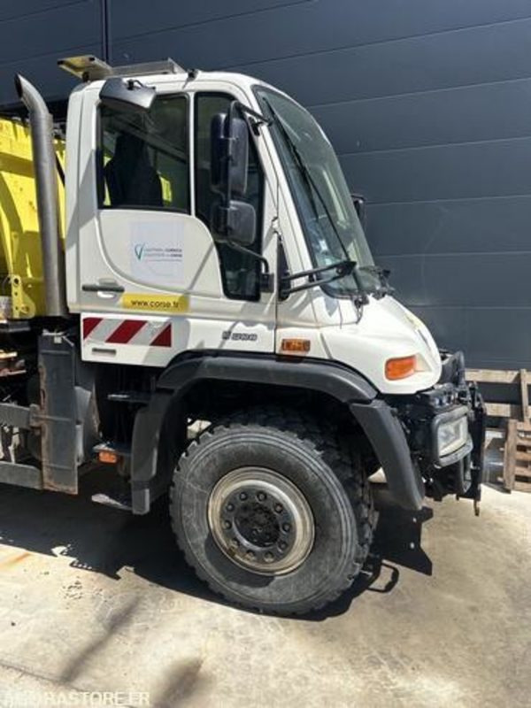 MERCEDES UNIMOG - 2012 - 75000km - CN338YL - Camião: foto 3 MERCEDES UNIMOG - 2012 - 75000km - CN338YL - Camião: foto 3