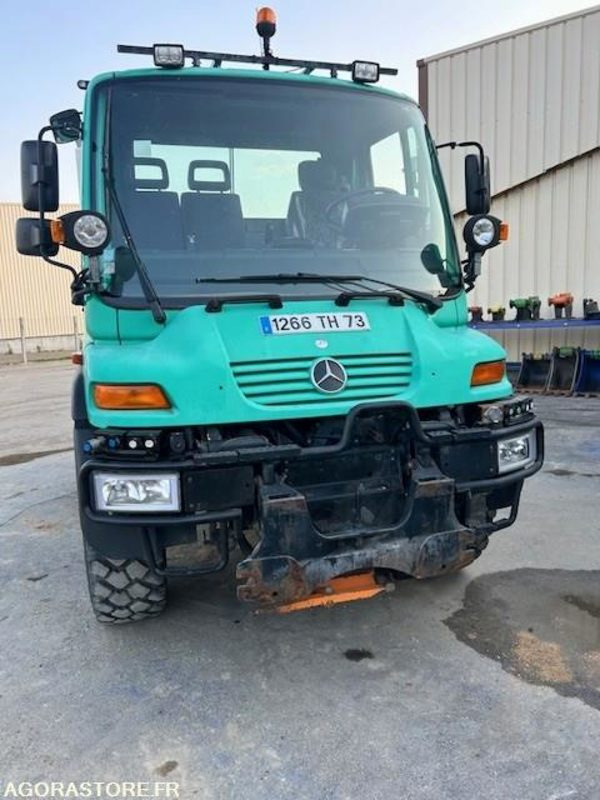 MERCEDES UNIMOG U300C VERSION COMMUNALE 2000 97652 KM - Camião: foto 1 MERCEDES UNIMOG U300C VERSION COMMUNALE 2000 97652 KM - Camião: foto 1
