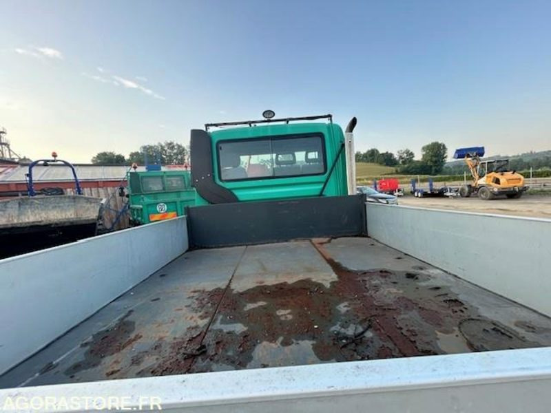 MERCEDES UNIMOG U300C VERSION COMMUNALE 2000 97652 KM - Camião: foto 5 MERCEDES UNIMOG U300C VERSION COMMUNALE 2000 97652 KM - Camião: foto 5