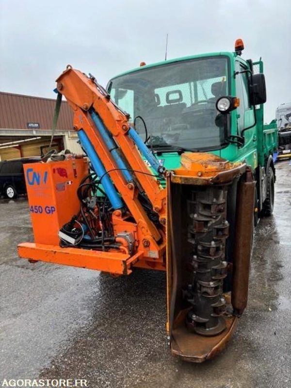MERCEDES UNIMOG U300C VERSION COMMUNALE 2003 38210 KM + EPAREUSE CMV 450GP - Camião: foto 2 MERCEDES UNIMOG U300C VERSION COMMUNALE 2003 38210 KM + EPAREUSE CMV 450GP - Camião: foto 2