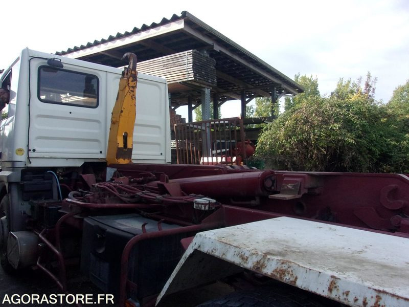 POLYBENNE 26 TONNE S RENAULT POLYBENNE - R385 - TI MAJOR / 657 000 KM - Camião: foto 3 POLYBENNE 26 TONNE S RENAULT POLYBENNE - R385 - TI MAJOR / 657 000 KM - Camião: foto 3