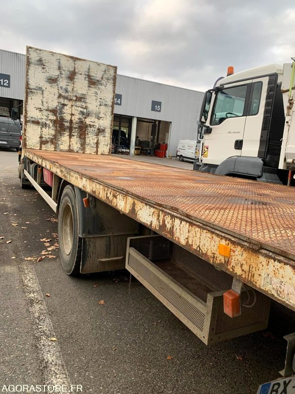 Porteur plateau DAF LF 18.250 - 2004 - 418000 Kms - Camião: foto 4 Porteur plateau DAF LF 18.250 - 2004 - 418000 Kms - Camião: foto 4