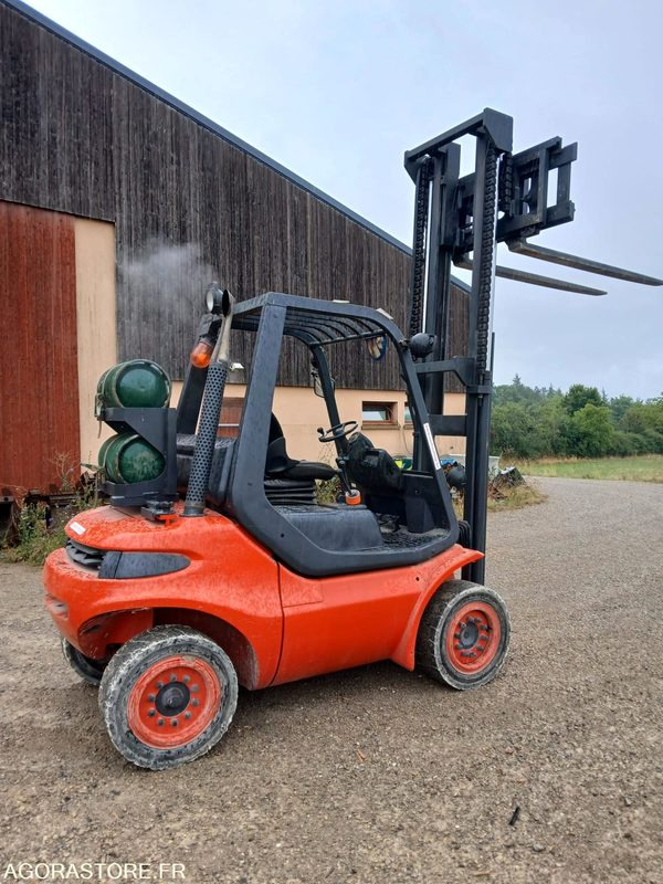 Chariot élévateur Fenwick Linde H35T 3.5T - Empilhador a gás: foto 1 Chariot élévateur Fenwick Linde H35T 3.5T - Empilhador a gás: foto 1