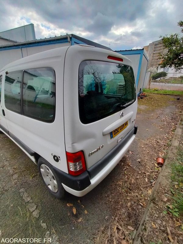 Citroen Berlingo Combispace ESS+GNV - 2007 - 62683kms - Automóvel: foto 3 Citroen Berlingo Combispace ESS+GNV - 2007 - 62683kms - Automóvel: foto 3