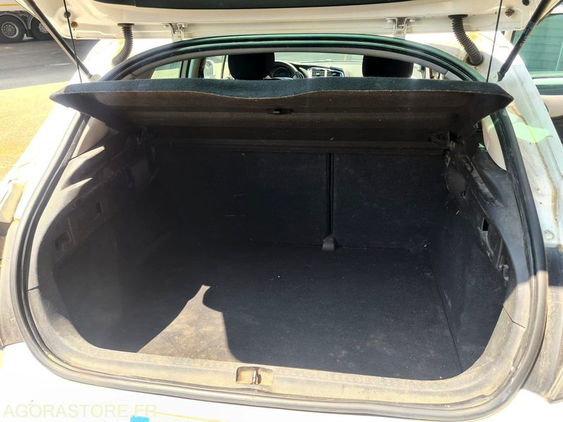 Citroën C4 EV-500-GR - véhicule non roulant - Automóvel: foto 5 Citroën C4 EV-500-GR - véhicule non roulant - Automóvel: foto 5