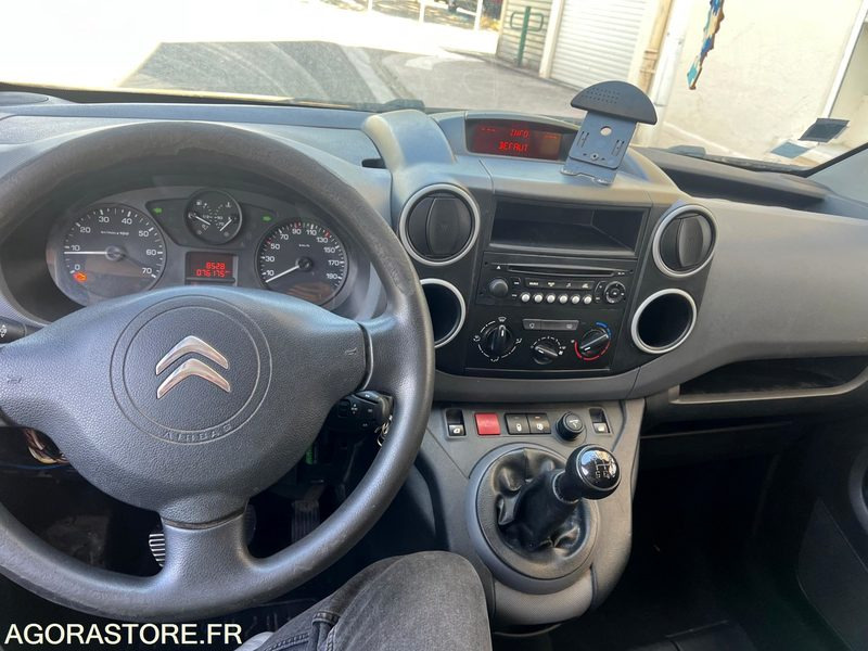Citroen berlingo - 2016 - 76000km - Automóvel: foto 2 Citroen berlingo - 2016 - 76000km - Automóvel: foto 2
