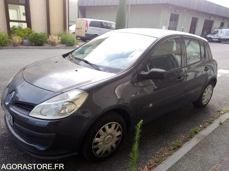 Clio 1.5 dci 1er main du 10.07.2007 131100kms type MRE5222EF558 - Automóvel: foto 1 Clio 1.5 dci 1er main du 10.07.2007 131100kms type MRE5222EF558 - Automóvel: foto 1