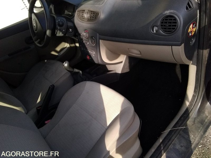 Clio 1.5 dci 1er main du 10.07.2007 131100kms type MRE5222EF558 - Automóvel: foto 5 Clio 1.5 dci 1er main du 10.07.2007 131100kms type MRE5222EF558 - Automóvel: foto 5
