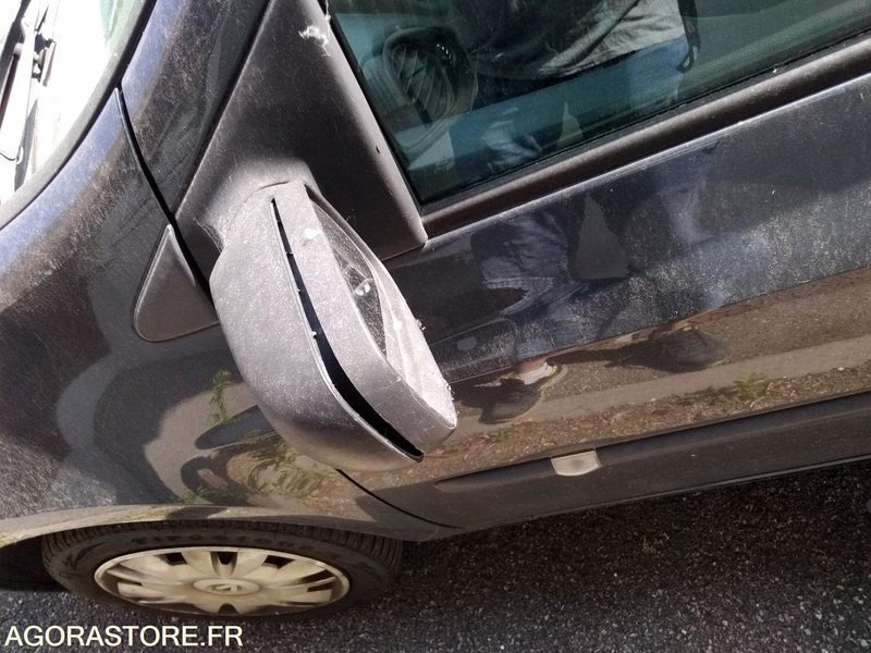 Clio 1.5dci 1er main du 10.07.2007 131100kms type MRE5222EF558 prévoir travaux - Automóvel: foto 3 Clio 1.5dci 1er main du 10.07.2007 131100kms type MRE5222EF558 prévoir travaux - Automóvel: foto 3