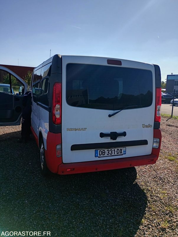 DB-331-DX - Non Roulant - RENAULT TRAFIC - VASP - 241 322 Kms - Ambulância: foto 2 DB-331-DX - Non Roulant - RENAULT TRAFIC - VASP - 241 322 Kms - Ambulância: foto 2
