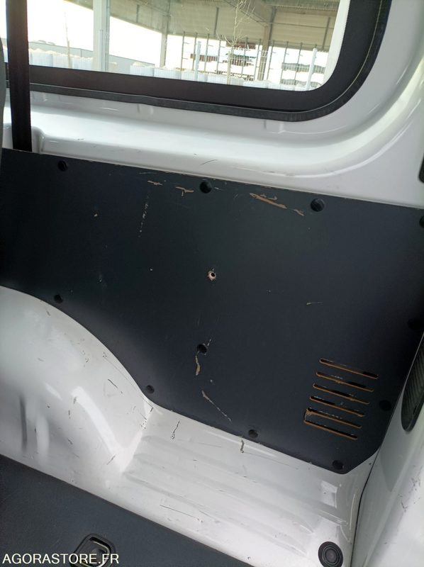 Minibus, Furgão de passageiros EY-346-BY - Roulant - CITROEN JUMPY SPACE TOURER - VP - 189 243 Kms "CG PERDUE": foto 16 Minibus, Furgão de passageiros EY-346-BY - Roulant - CITROEN JUMPY SPACE TOURER - VP - 189 243 Kms "CG PERDUE": foto 16
