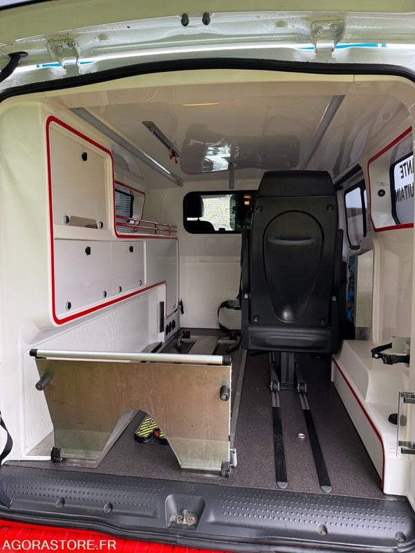 FF-800-VF - Roulant - RENAULT TRAFIC - VASP - CG KS - 337 746 Kms - Ambulância: foto 5 FF-800-VF - Roulant - RENAULT TRAFIC - VASP - CG KS - 337 746 Kms - Ambulância: foto 5