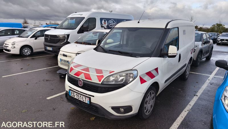 FIAT DOBLO - 02/11/2016 - 66549kms - EG151LT - Furgão compacto: foto 3 FIAT DOBLO - 02/11/2016 - 66549kms - EG151LT - Furgão compacto: foto 3