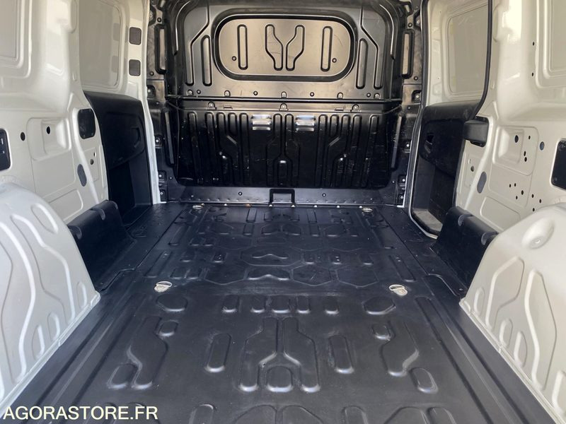 Furgão compacto FIAT DOBLO CARGO TOLE- 2016 - 86563KM: foto 7