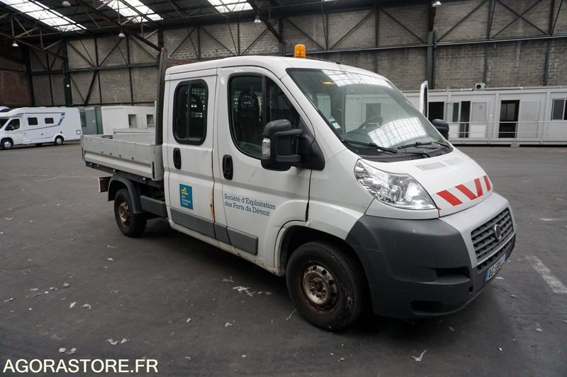 FIAT DUCATO PLATEAU DOUBLE CABINE - Carrinha basculante: foto 1 FIAT DUCATO PLATEAU DOUBLE CABINE - Carrinha basculante: foto 1