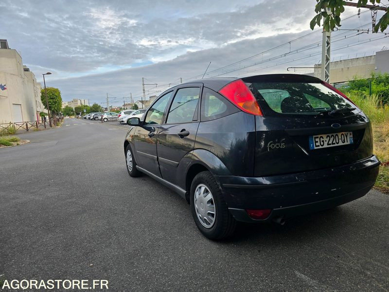 FORD FOCUS 1.6 - ESSENCE - 158 000 KM - Automóvel: foto 2 FORD FOCUS 1.6 - ESSENCE - 158 000 KM - Automóvel: foto 2
