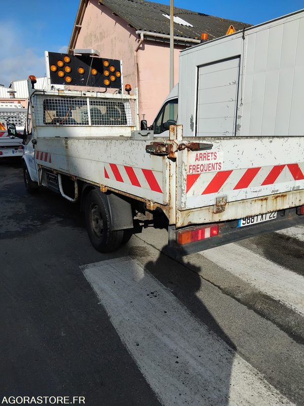 FORD Transit Plateau - Carrinha basculante: foto 3 FORD Transit Plateau - Carrinha basculante: foto 3