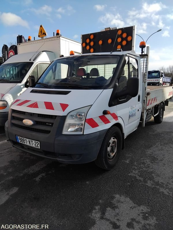 FORD Transit Plateau - Carrinha basculante: foto 1 FORD Transit Plateau - Carrinha basculante: foto 1