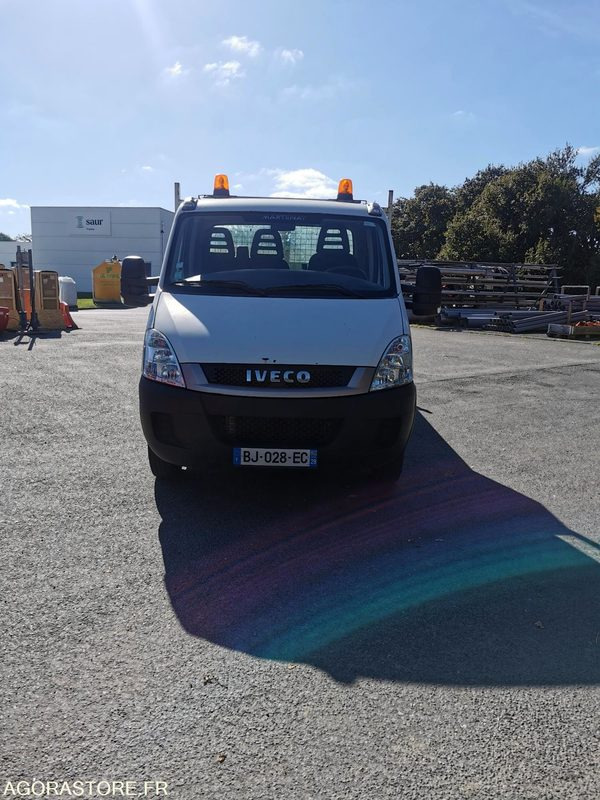 FOURGON BENNE - IVECO - DAILY 35C13 - 2011 / 264350 KM - BJ028EC - Carrinha basculante: foto 1 FOURGON BENNE - IVECO - DAILY 35C13 - 2011 / 264350 KM - BJ028EC - Carrinha basculante: foto 1