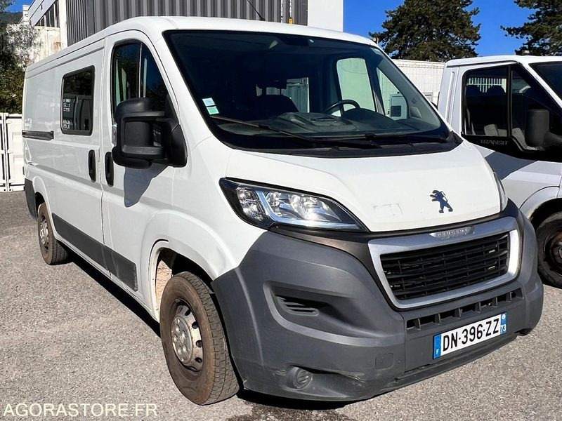 Fourgon utilitaire Peugeot Boxer 2,2l HDI 130cv - Année 2015 - 235000kms - Furgão: foto 1 Fourgon utilitaire Peugeot Boxer 2,2l HDI 130cv - Année 2015 - 235000kms - Furgão: foto 1