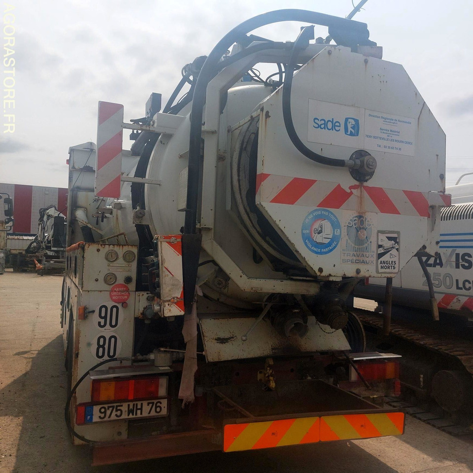 HYDROCUREUR RIVARD / RENAULT DC240 - 358888 KMS - ROULANT - EN L'ETAT - Caminhão limpa fossa: foto 2 HYDROCUREUR RIVARD / RENAULT DC240 - 358888 KMS - ROULANT - EN L'ETAT - Caminhão limpa fossa: foto 2