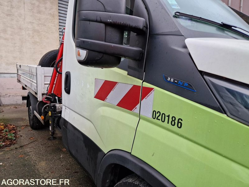 IVECO 35S14N BENNE BASCULANTE + GRUE - 2021 / 45910 KM (GA548QX) - Carrinha basculante: foto 2 IVECO 35S14N BENNE BASCULANTE + GRUE - 2021 / 45910 KM (GA548QX) - Carrinha basculante: foto 2