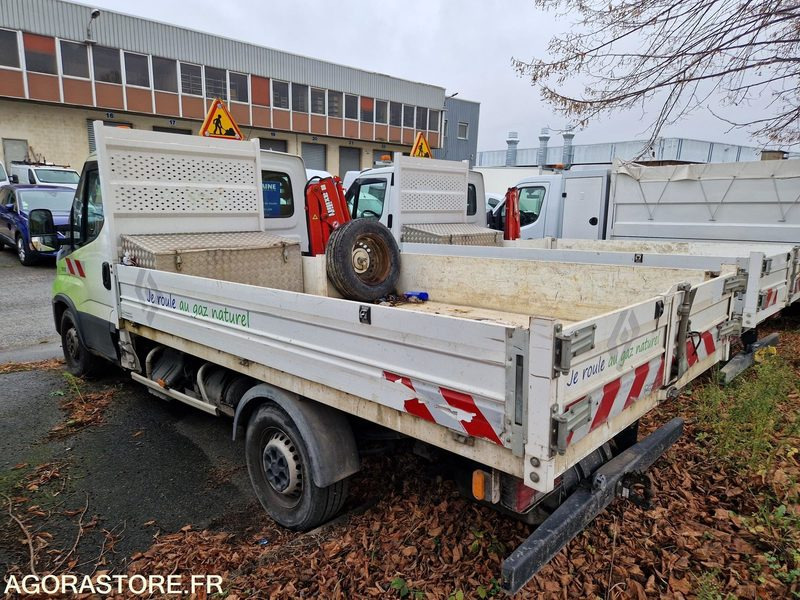 IVECO 35S14N BENNE BASCULANTE + GRUE - 2021 / 55523 KM (GA526QX) - Carrinha basculante: foto 4 IVECO 35S14N BENNE BASCULANTE + GRUE - 2021 / 55523 KM (GA526QX) - Carrinha basculante: foto 4