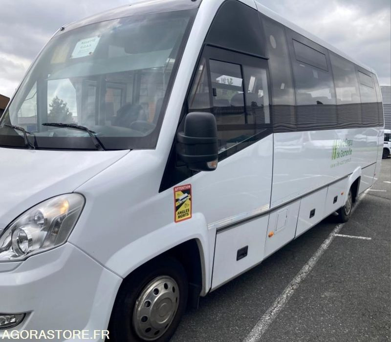 IVECO 70C17 DIETRICH CAREBUS - 2014 - 41295 KM - Minibus, Furgão de passageiros: foto 3 IVECO 70C17 DIETRICH CAREBUS - 2014 - 41295 KM - Minibus, Furgão de passageiros: foto 3