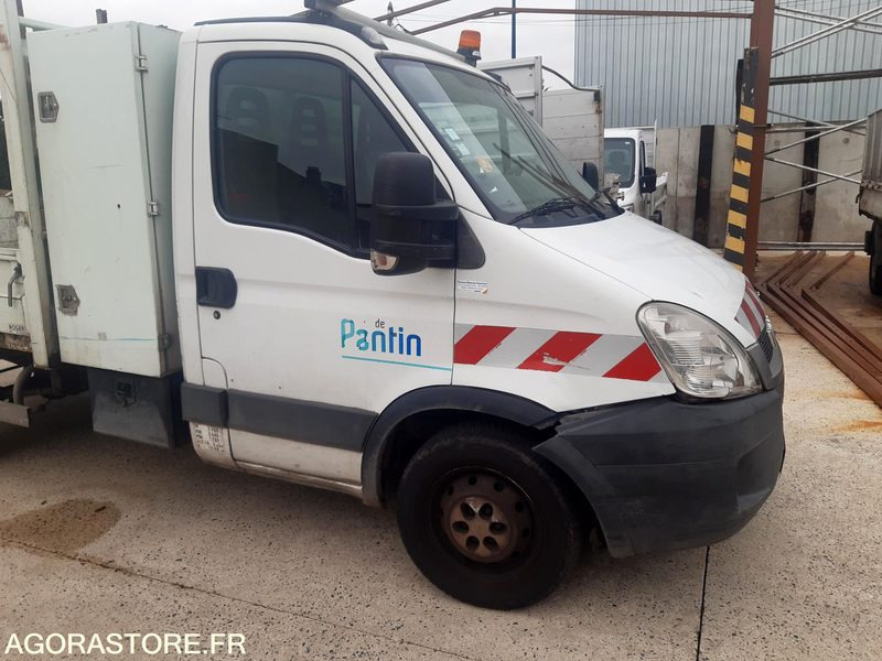 IVECO BENNE DANS L'ETAT - Carrinha basculante: foto 2 IVECO BENNE DANS L'ETAT - Carrinha basculante: foto 2
