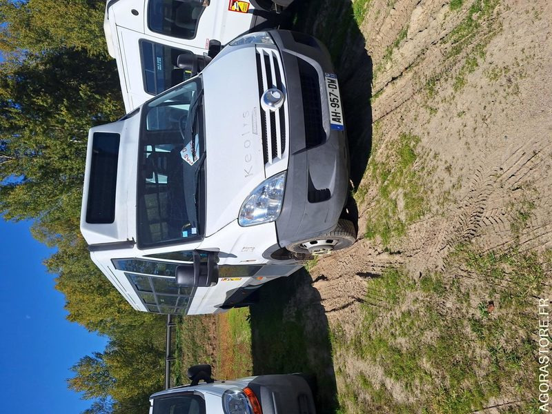 IVECO BUS DAILY N°092063 - Minibus, Furgão de passageiros: foto 2 IVECO BUS DAILY N°092063 - Minibus, Furgão de passageiros: foto 2