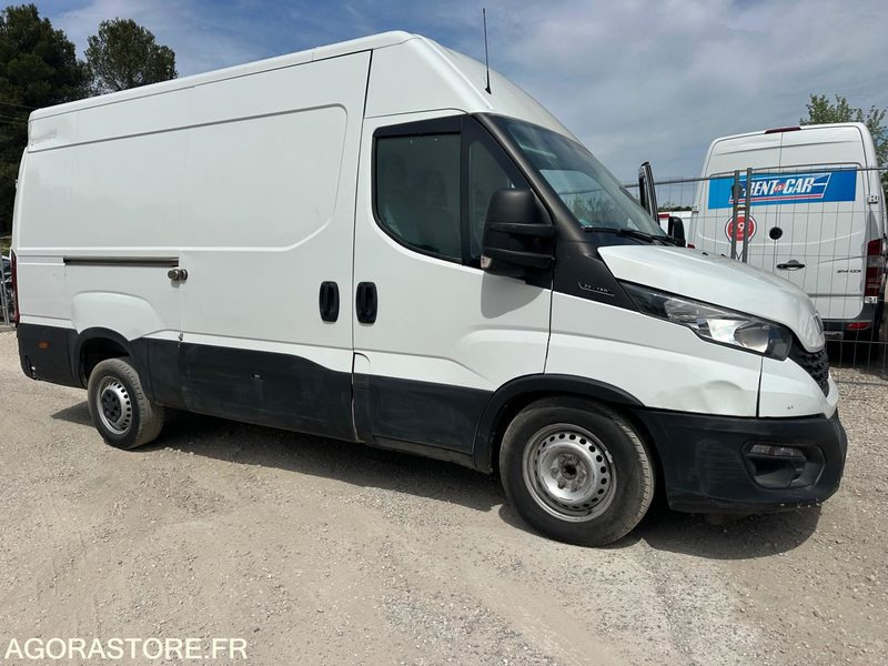 IVECO DAILY 2021 128000 35C12 - Furgão: foto 5 IVECO DAILY 2021 128000 35C12 - Furgão: foto 5