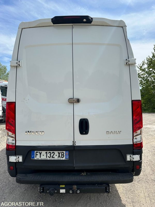 IVECO DAILY 2021 128000 35C12 - Furgão: foto 4 IVECO DAILY 2021 128000 35C12 - Furgão: foto 4