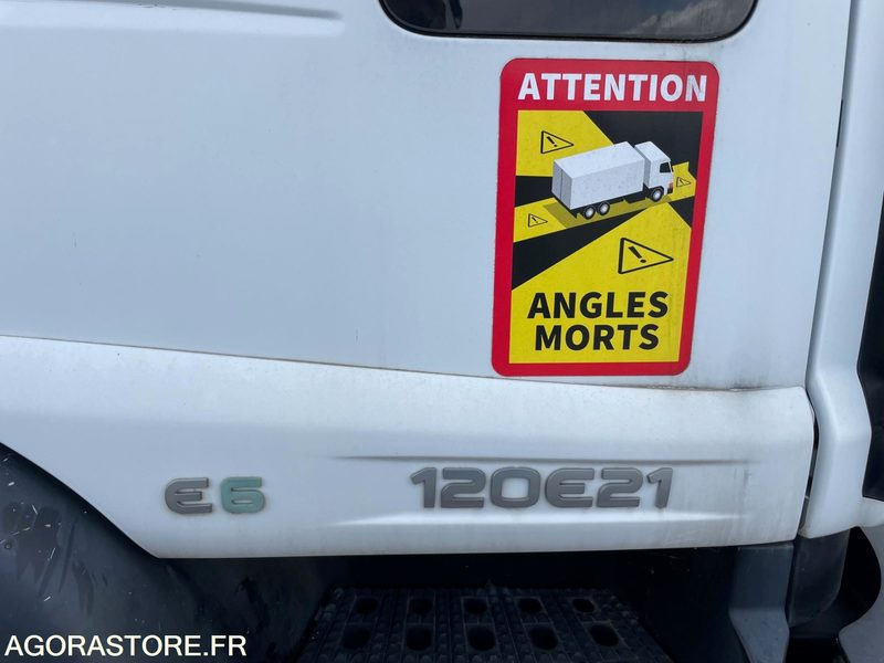 IVECO EUROCARGO PLATEAU - 2015 - 295 000KM - Camião de caixa aberta/ Plataforma: foto 2 IVECO EUROCARGO PLATEAU - 2015 - 295 000KM - Camião de caixa aberta/ Plataforma: foto 2