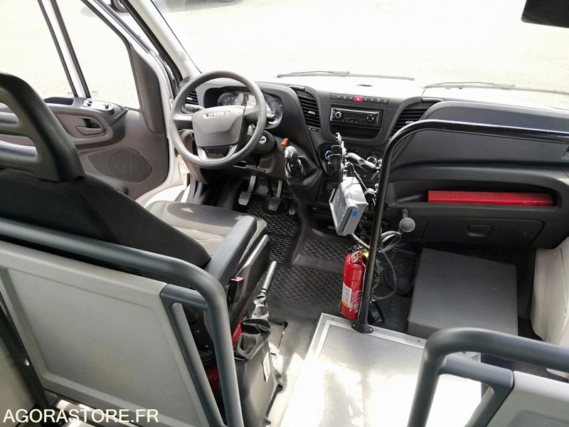 Iveco Daily Line - Minibus, Furgão de passageiros: foto 5 Iveco Daily Line - Minibus, Furgão de passageiros: foto 5