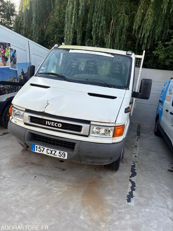 Iveco - Carrinha basculante: foto 1 Iveco - Carrinha basculante: foto 1