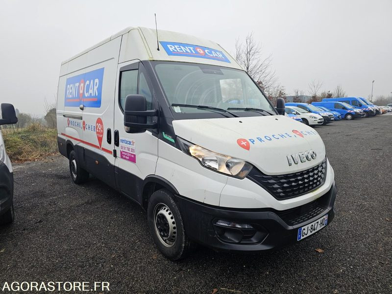 Iveco daily 35S14 - 2022 - 8815 Kms - Furgão: foto 2 Iveco daily 35S14 - 2022 - 8815 Kms - Furgão: foto 2