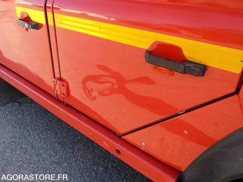 Land Rover Defender Long - SUV: foto 3 Land Rover Defender Long - SUV: foto 3