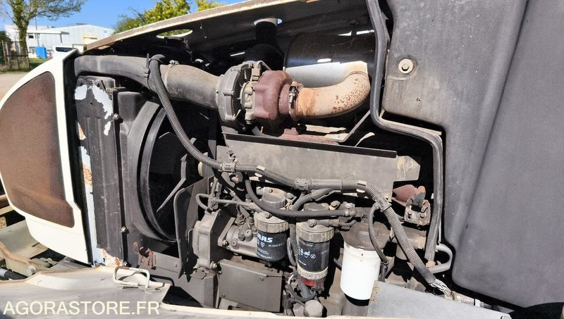 Trator Lot Renault - Tracteur ergos 446 Roto 209 - 2009 et FAUCHEUSE NOREMAT VISIOBRA: foto 8