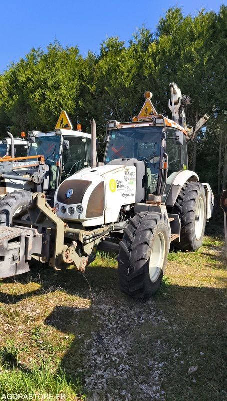 Lot Renault - Tracteur ergos 446 Roto 209 - 2009 et FAUCHEUSE NOREMAT VISIOBRA - Trator: foto 1 Lot Renault - Tracteur ergos 446 Roto 209 - 2009 et FAUCHEUSE NOREMAT VISIOBRA - Trator: foto 1