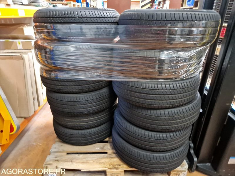 Lot de 12 pneus Michelin 215/65R16 102H - Pneu: foto 1 Lot de 12 pneus Michelin 215/65R16 102H - Pneu: foto 1