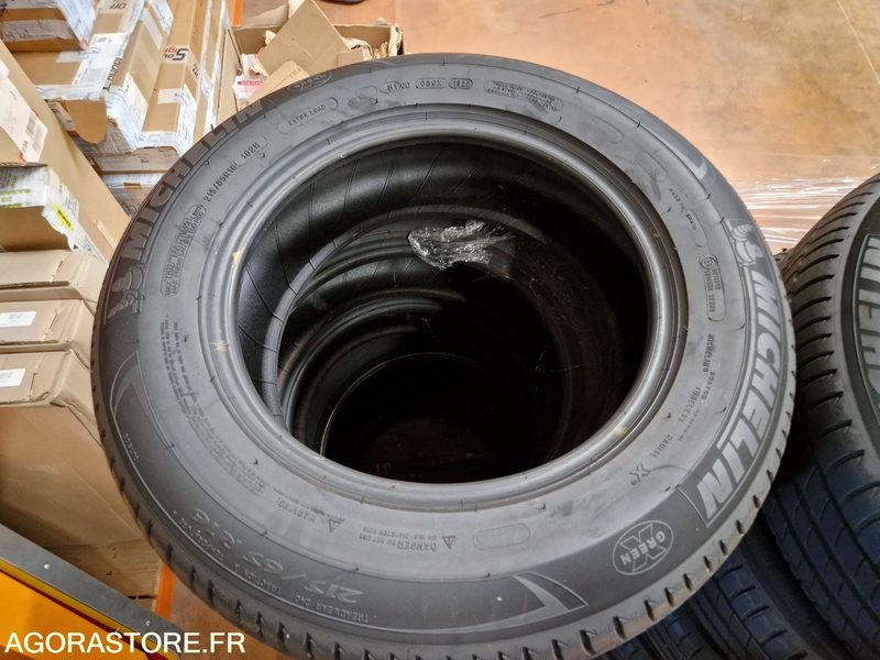 Lot de 12 pneus Michelin 215/65R16 102H - Pneu: foto 3 Lot de 12 pneus Michelin 215/65R16 102H - Pneu: foto 3