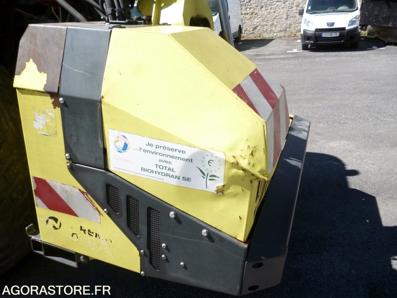 MASSEY 6445 DYNA 6 4X4 FAUCHEUR + NOREMAT OPTIMA M57T VISIOBRAS - Trator: foto 1 MASSEY 6445 DYNA 6 4X4 FAUCHEUR + NOREMAT OPTIMA M57T VISIOBRAS - Trator: foto 1