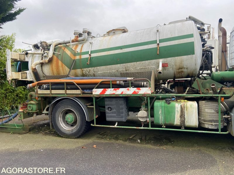 MERCEDES ACTROS 2031 HUWER 2001 (300000Km ) NON ROULANT EXPORT UNIQUEMENT - Caminhão limpa fossa: foto 4 MERCEDES ACTROS 2031 HUWER 2001 (300000Km ) NON ROULANT EXPORT UNIQUEMENT - Caminhão limpa fossa: foto 4