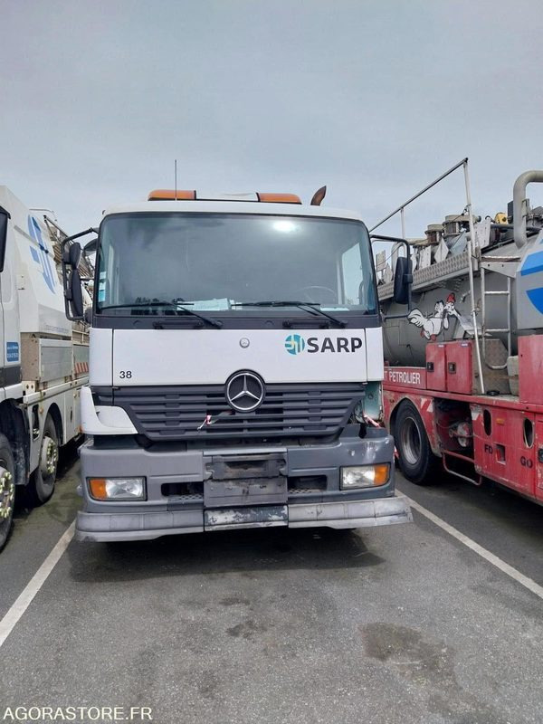 MERCEDES Actros HUWER 2004 (250 000Km) NON ROULANT EXPORT UNIQUEMENT - Caminhão limpa fossa: foto 1 MERCEDES Actros HUWER 2004 (250 000Km) NON ROULANT EXPORT UNIQUEMENT - Caminhão limpa fossa: foto 1