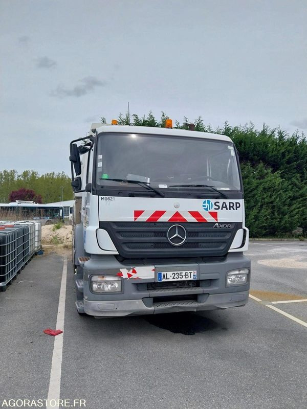 MERCEDES Actros HUWER 2006 (350000Km) NON ROULANT EXPORT UNIQUEMENT - Caminhão limpa fossa: foto 1 MERCEDES Actros HUWER 2006 (350000Km) NON ROULANT EXPORT UNIQUEMENT - Caminhão limpa fossa: foto 1