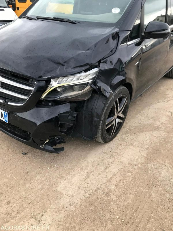 MERCEDES CLASSE V 250cdi 4 MATIC - 2017 / 441000 KM - Automóvel: foto 4 MERCEDES CLASSE V 250cdi 4 MATIC - 2017 / 441000 KM - Automóvel: foto 4