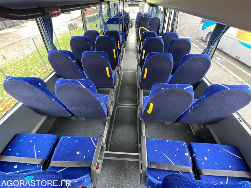 MERCEDES INTOURO N°095010 - Autocarro escolar: foto 4 MERCEDES INTOURO N°095010 - Autocarro escolar: foto 4