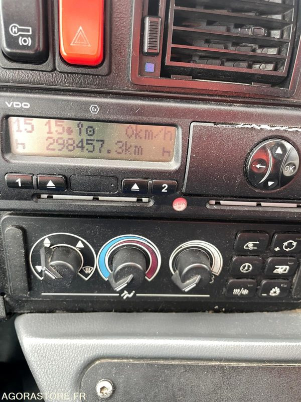 MERCEDES INTOURO N°095010 - Autocarro escolar: foto 3 MERCEDES INTOURO N°095010 - Autocarro escolar: foto 3